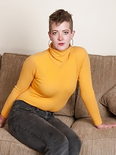 Riki Mature Hairy Pics