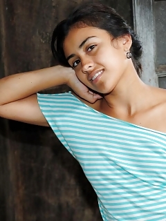 Ambar Hairy Bush Pussy Pic Galler