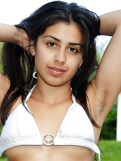 Ambar Retro Hairy Sex