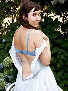 Urtica Hairy Girls XXX