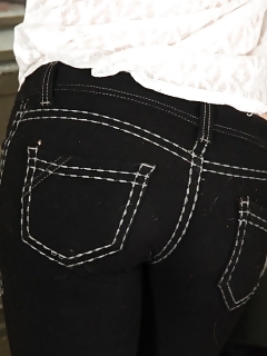 Bella Hidden Cam Hairy Pussy