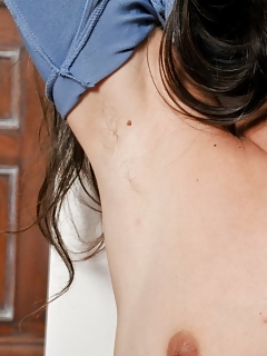 Oksana Candid Hairy Pussy Photos