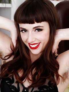 Simone Hairy Pussy Cummed